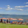 Marina Julia Family Camping Village: la spiaggia con ombrelloni e lettini